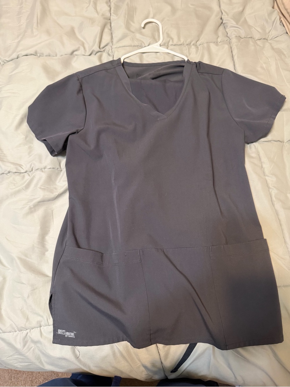 Grey’s Anatomy Women’s V-Neck Scrub Top and pants in Charcoal Gray